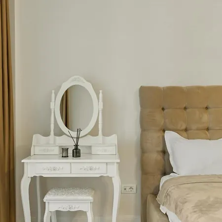 Happy Apartment *