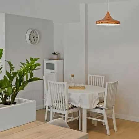 Happy Apartment *